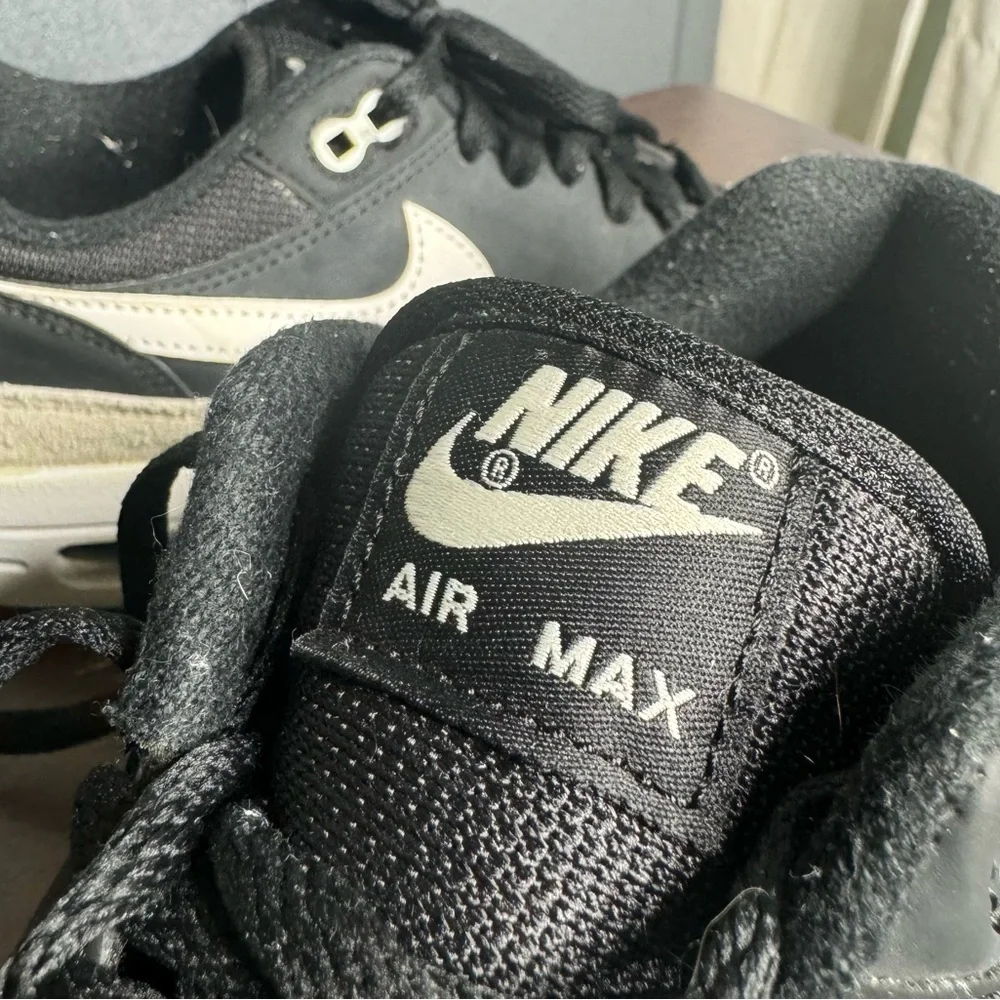Nike Air Max 1 Black Light Bone 🦴 - Picture 9 of 10